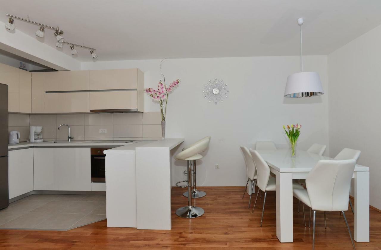 Apartman Dominik Makarska Exterior foto