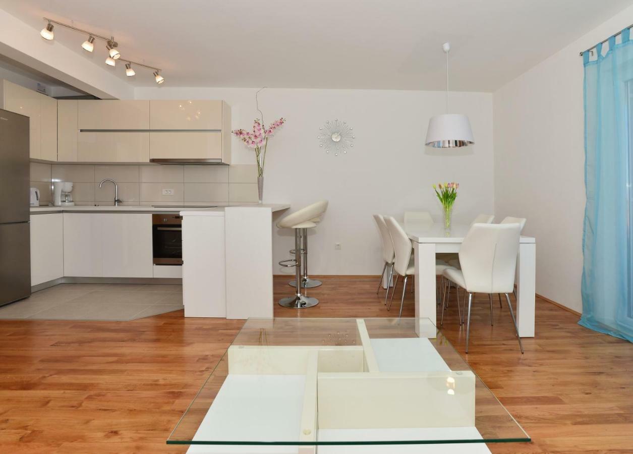 Apartman Dominik Makarska Exterior foto